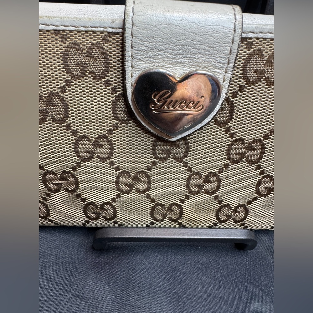 Gucci Tan and Brown GG Monogram Wallet - Picture 4 of 16